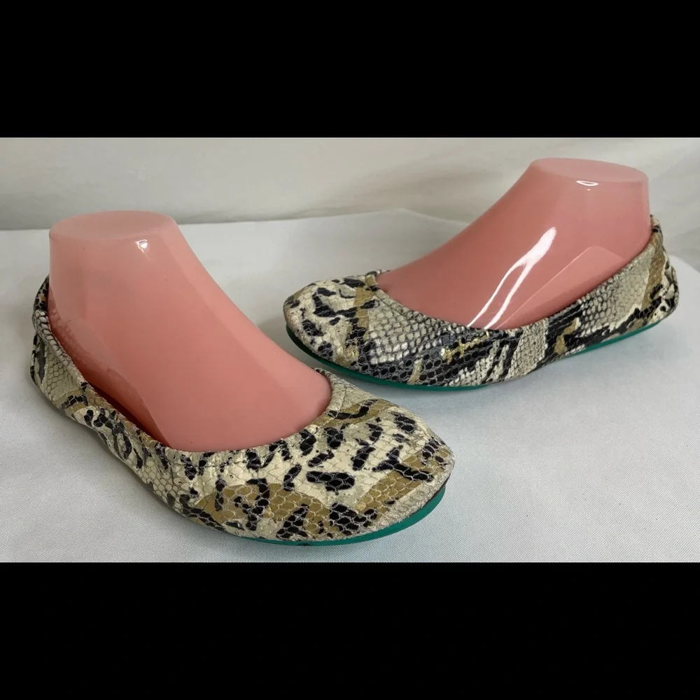 Authentic Tieks Sand Snake Sz 8